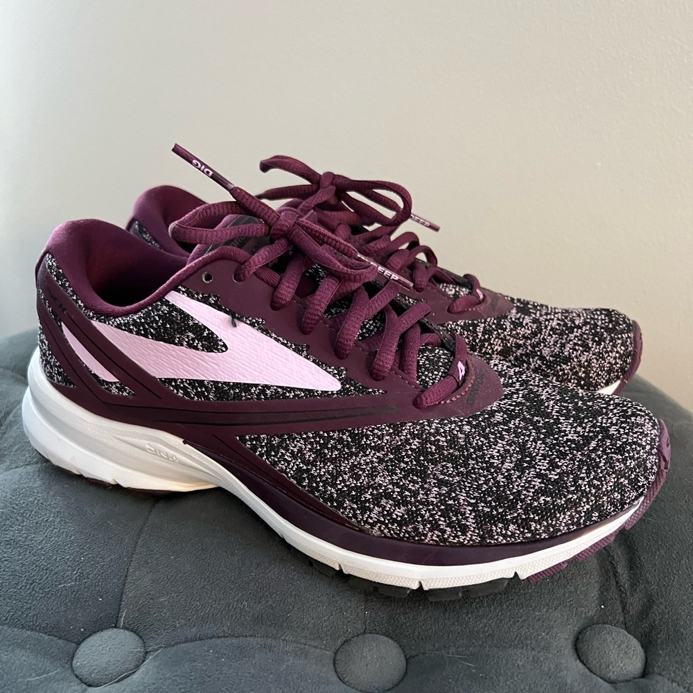 Brooks Women’s Launch 4 Running Shoes, Size 8.5